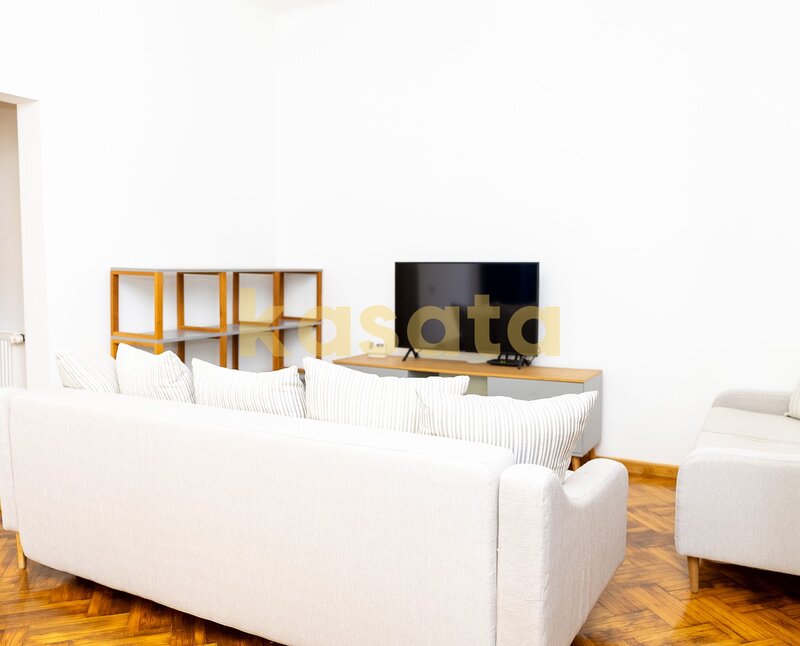 Popa Nan, ap. 2 camere 80 mp in vila lux renovat, fara risc, boxa.
