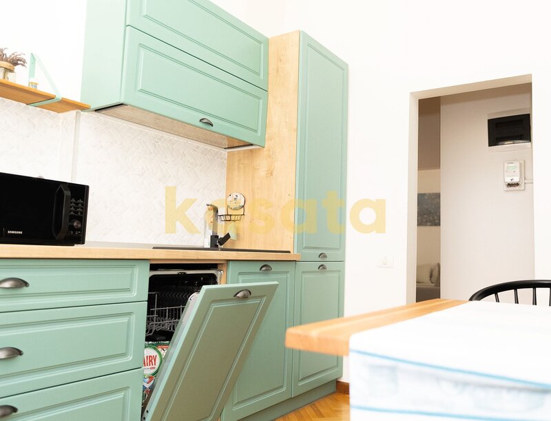 Popa Nan, ap. 2 camere 80 mp in vila lux renovat, fara risc, boxa.